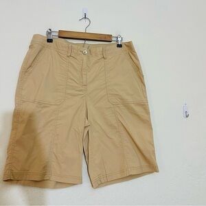 Chico’s High-Rise Cargo Shorts Women Size 2 Color Tan Pockets